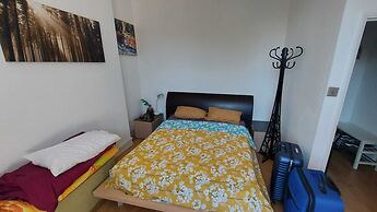 Extra Large One Bedroom Flat With Parking