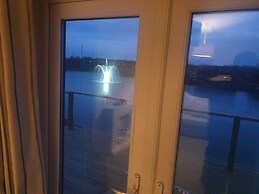 Remarkable 2-bed Luxury Lodge in Routh With Hottub