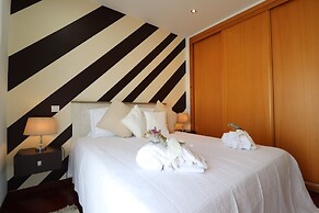 3-bed Townhouse With Pool in Albufeira Balaia