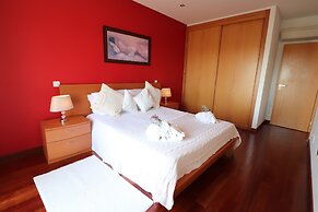 3-bed Townhouse With Pool in Albufeira Balaia