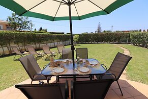 3-bed Townhouse With Pool in Albufeira Balaia