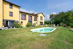 Parco Vira Apartments