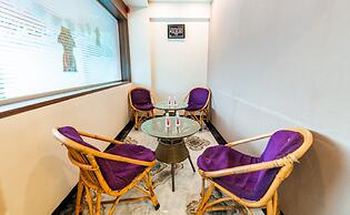 Itsy Hotels Golden Birds