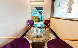 Itsy Hotels Golden Birds