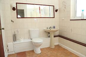 Cosy 3-bed Bungalow NEC Airport Close to Amenities