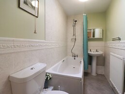 3 Westgate Mews