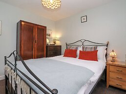 3 Westgate Mews