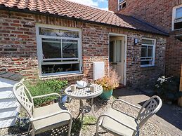 3 Westgate Mews