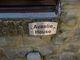 Avaelie House