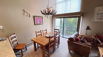 #406 Vail International