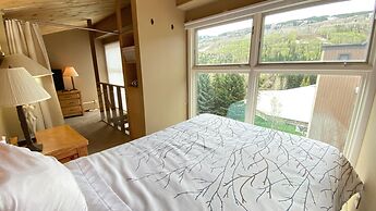 #406 Vail International