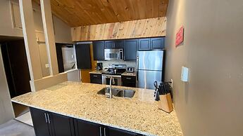 #406 Vail International