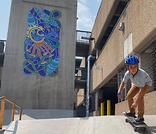 #406 Vail International