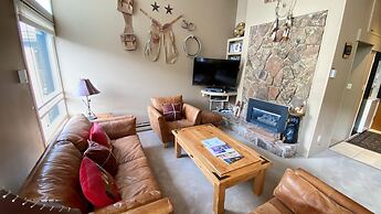 #406 Vail International