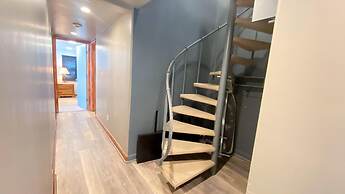 #303 Vail International