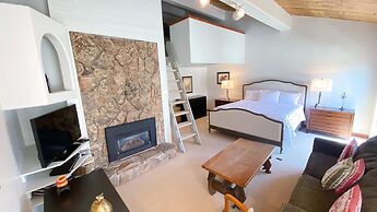 #303 Vail International