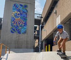 #408 Vail International