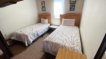 #408 Vail International