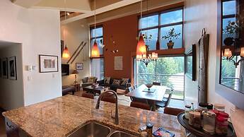 #407 Vail International