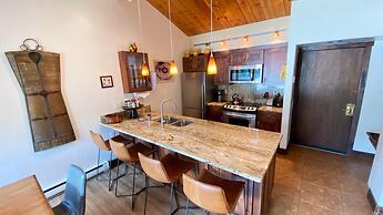 #407 Vail International