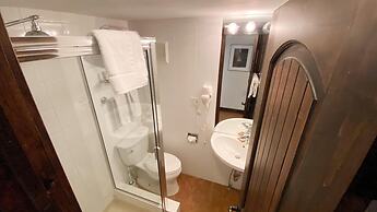 #407 Vail International