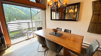 #407 Vail International