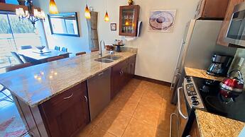 #407 Vail International