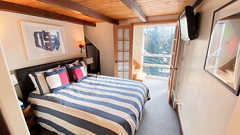 #407 Vail International