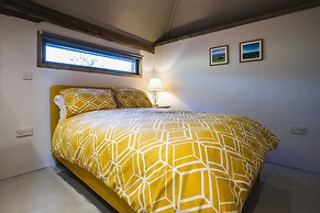 17th Century Cartshed Nestled In Welsh Countryside