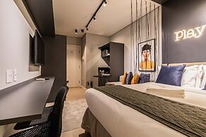 Charlie Houx Pinheiros