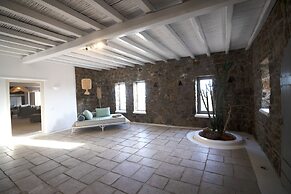 Mykonian Icon Villa
