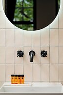 Mr.Lewis Hotel Rotterdam