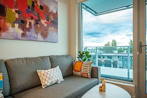 Charming Oasis Close to Airport & Downtown