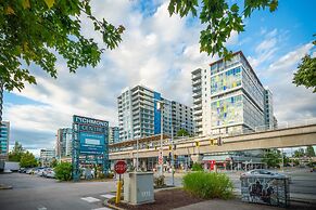 Charming Oasis Close to Airport & Downtown