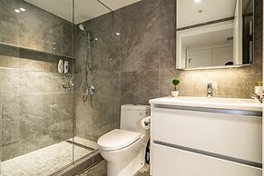 Charming Oasis Close to Airport & Downtown