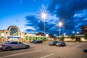 Charming Oasis Close to Airport & Downtown