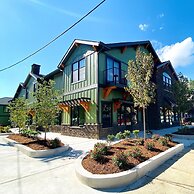 Dogwood at Main & Pine