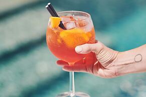 Sabàtic, Sitges, Autograph Collection