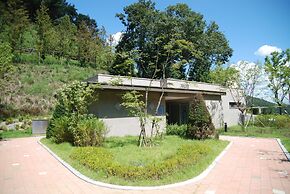 BAEKHAK JAYURO RESORT