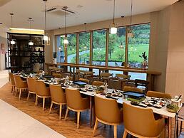 BAEKHAK JAYURO RESORT