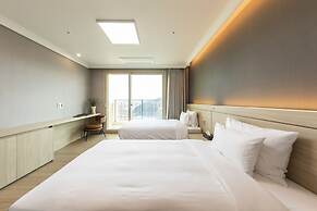 BAEKHAK JAYURO RESORT