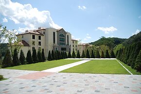 BAEKHAK JAYURO RESORT