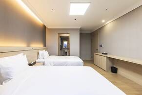 BAEKHAK JAYURO RESORT