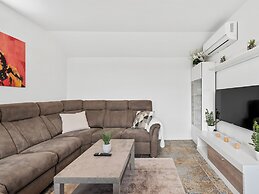 SKY9 Apartments - Homes & Villas