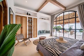 NEW ! Stunning 4BR Jungle View Villa in Lovina