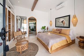 NEW ! Stunning 4BR Jungle View Villa in Lovina