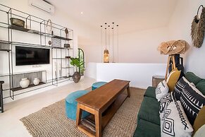 NEW ! Stunning 4BR Jungle View Villa in Lovina