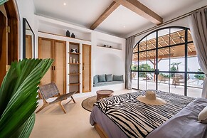 NEW ! Stunning 4BR Jungle View Villa in Lovina