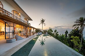 NEW ! Stunning 4BR Jungle View Villa in Lovina