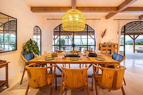 NEW ! Stunning 4BR Jungle View Villa in Lovina